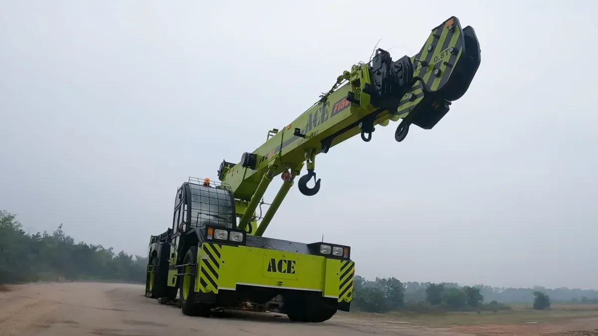 ACE F150 crane front view
