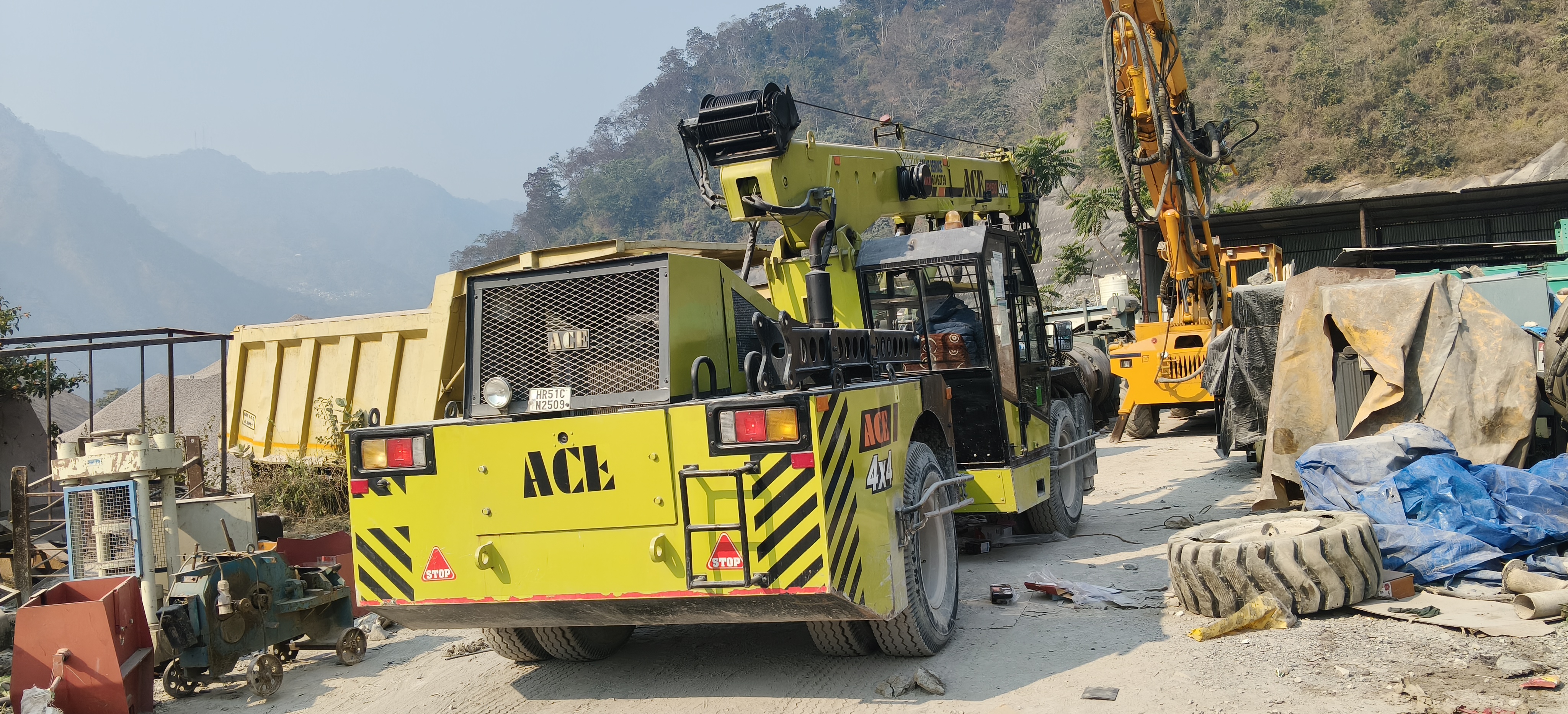 ACE F150 crane view 4