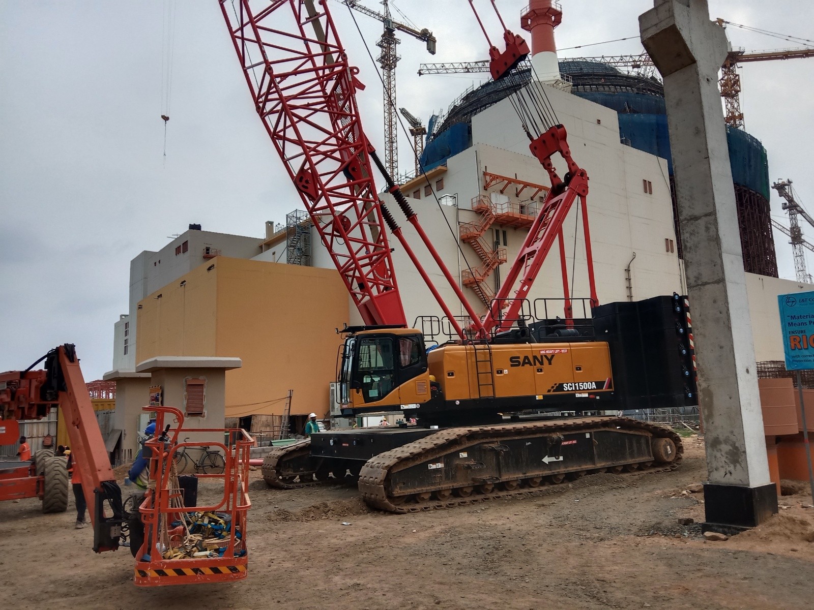 SANY SCS1500A Crawler Crane working on site