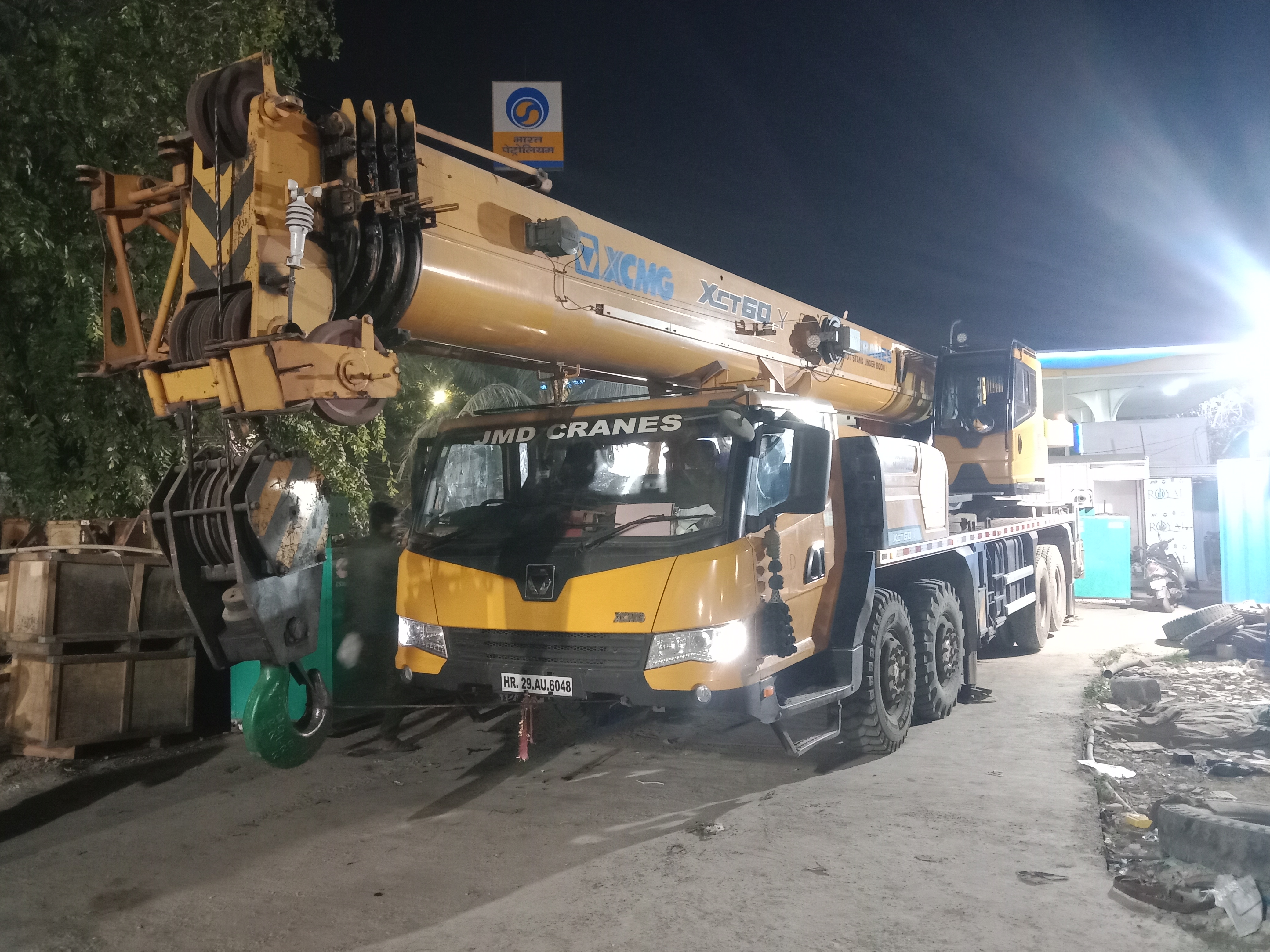 XCMG XCT60_Y Truck Crane front view