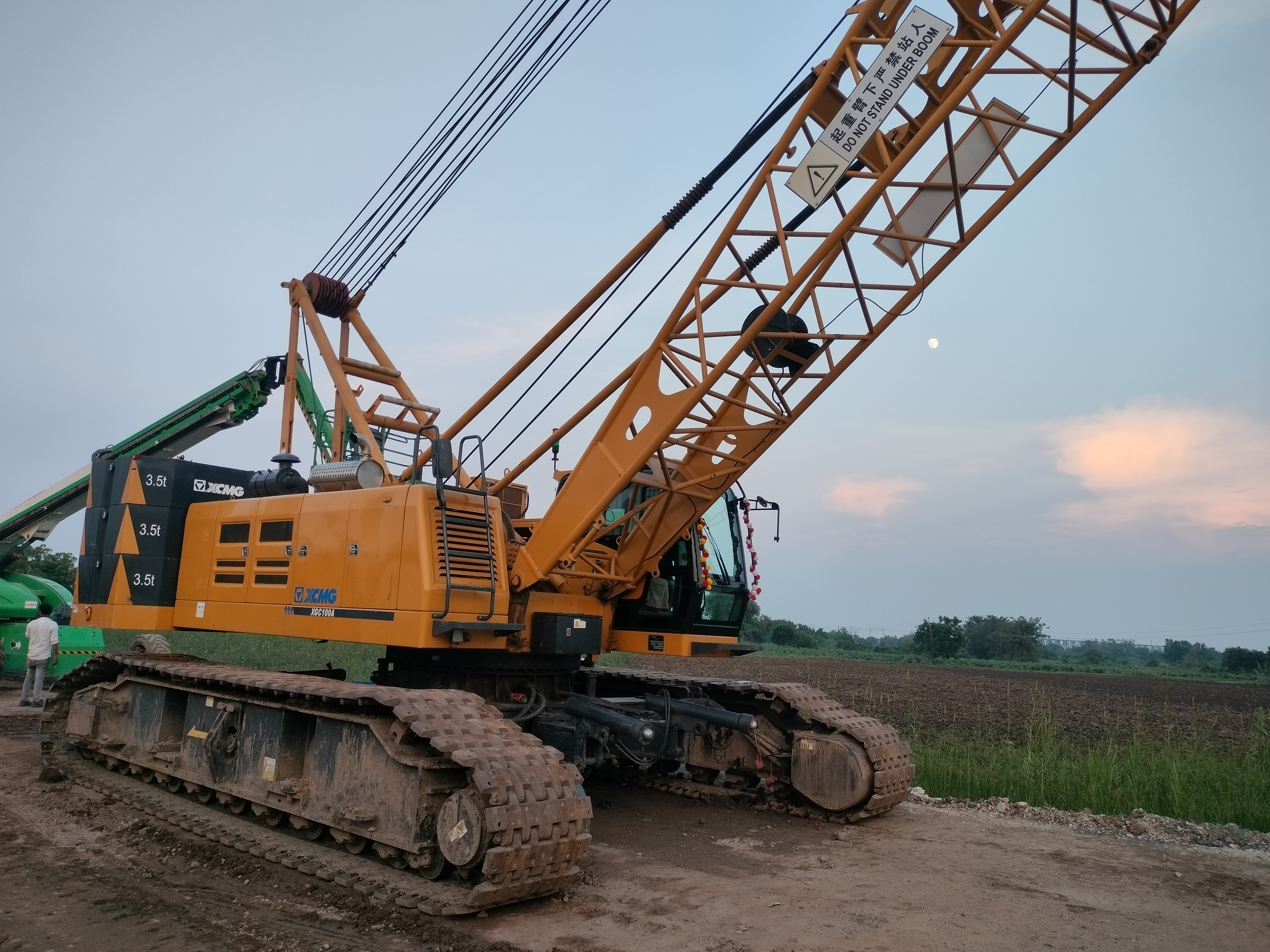 XCMG XGC100A 100T Lattice Crawler Crane