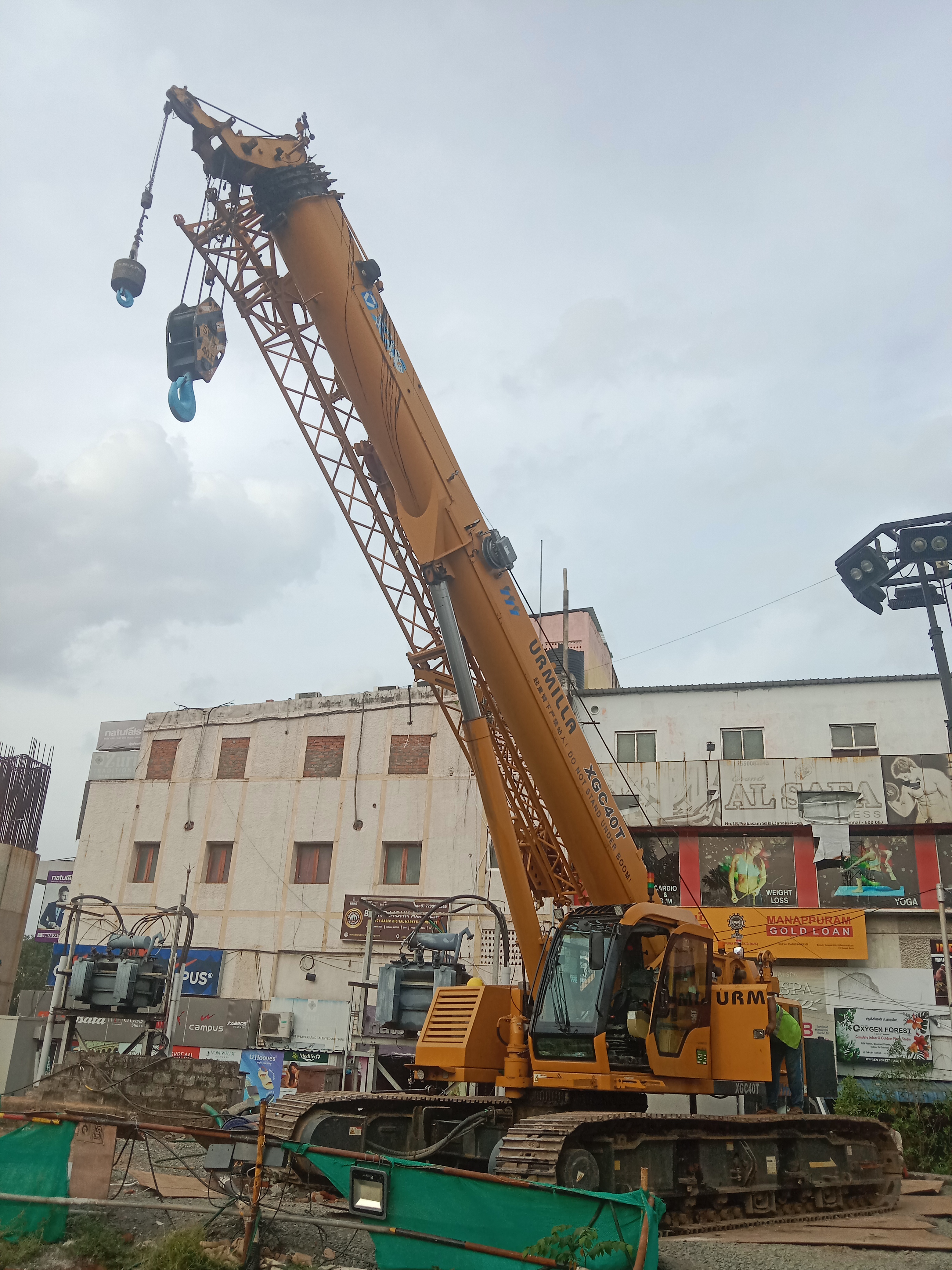 XCMG XGC40T Telescopic Crawler Crane front view