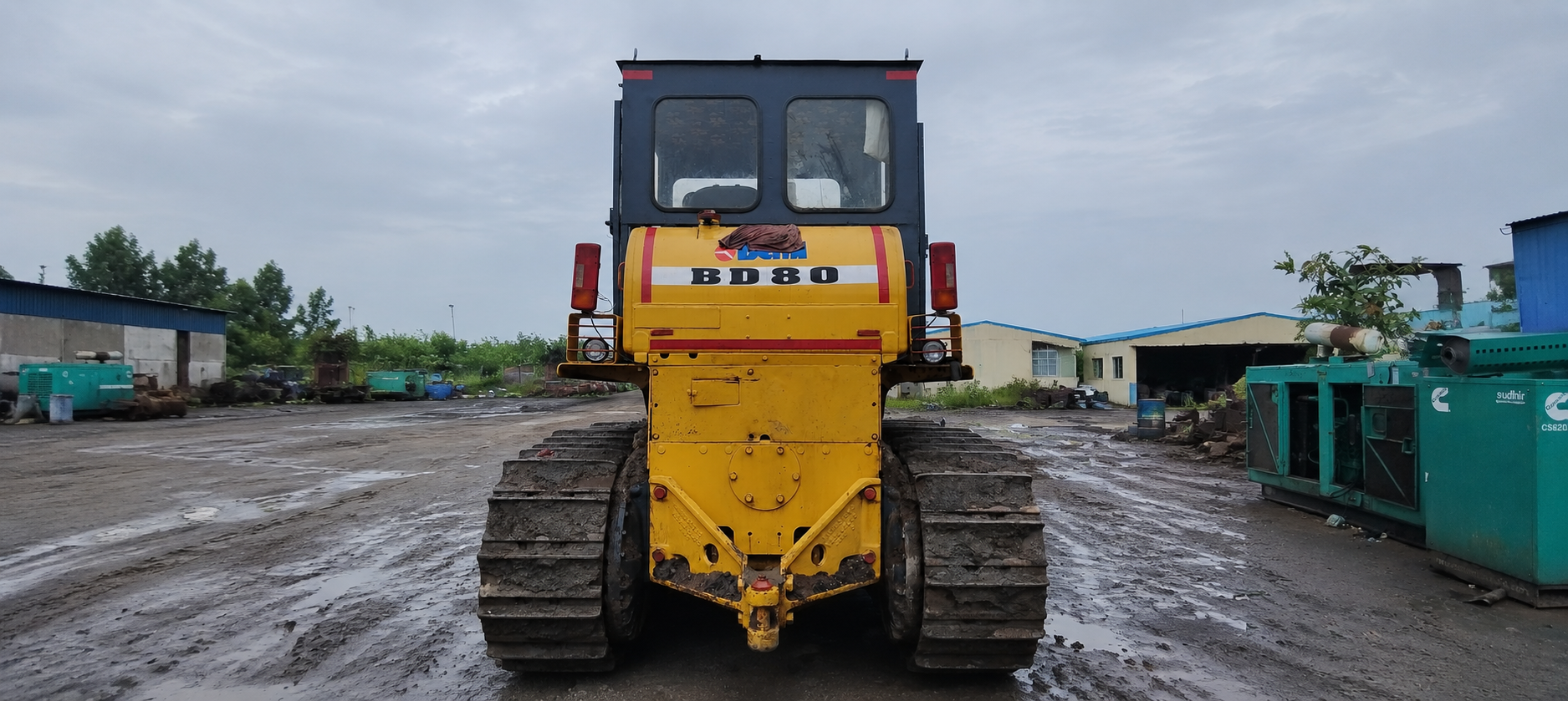 BEML BD80 crawler dozer front thumbnail