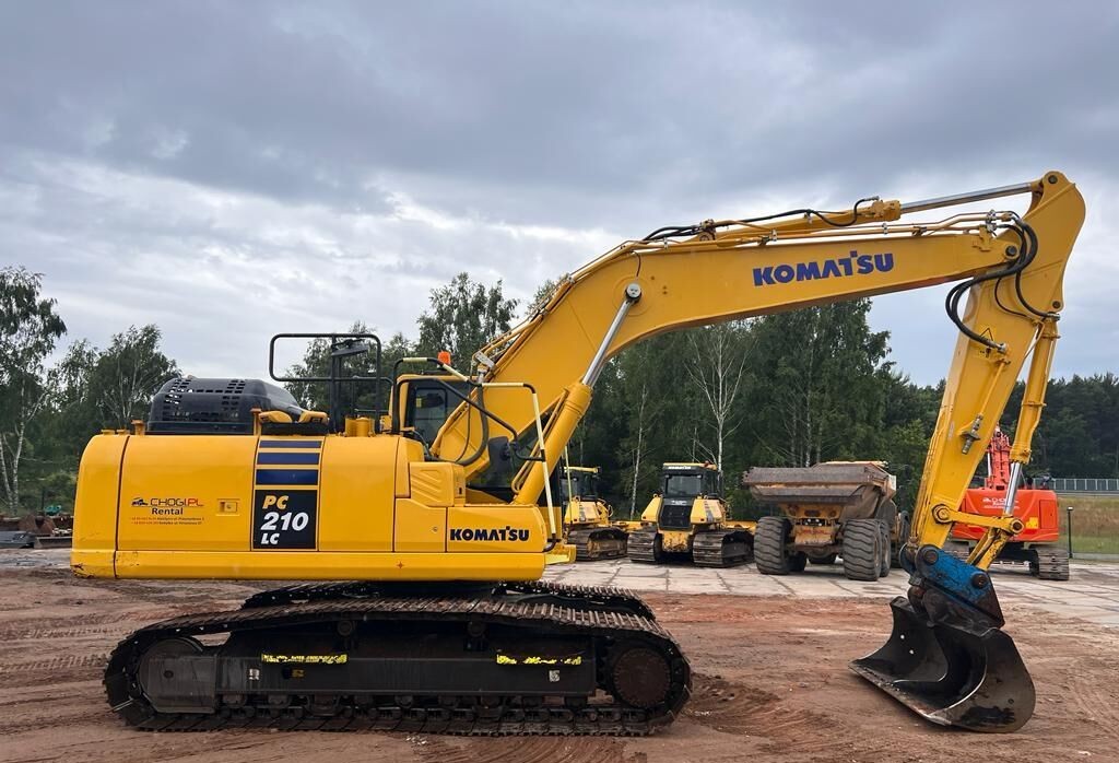 Komatsu PC210LC-11