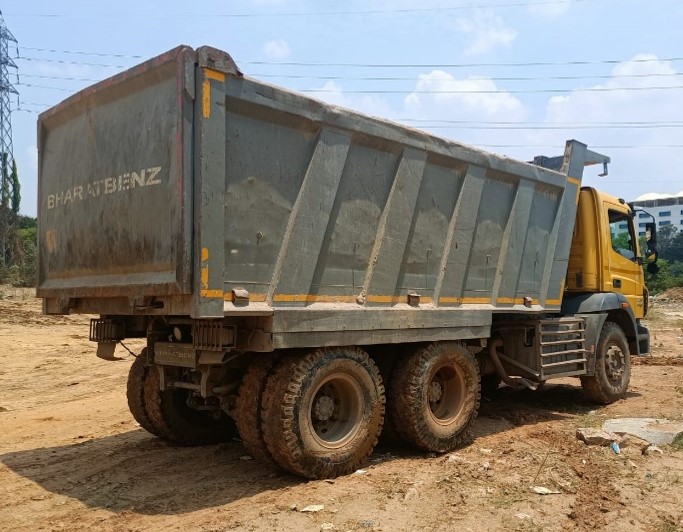 BharatBenz 2823C cabin view