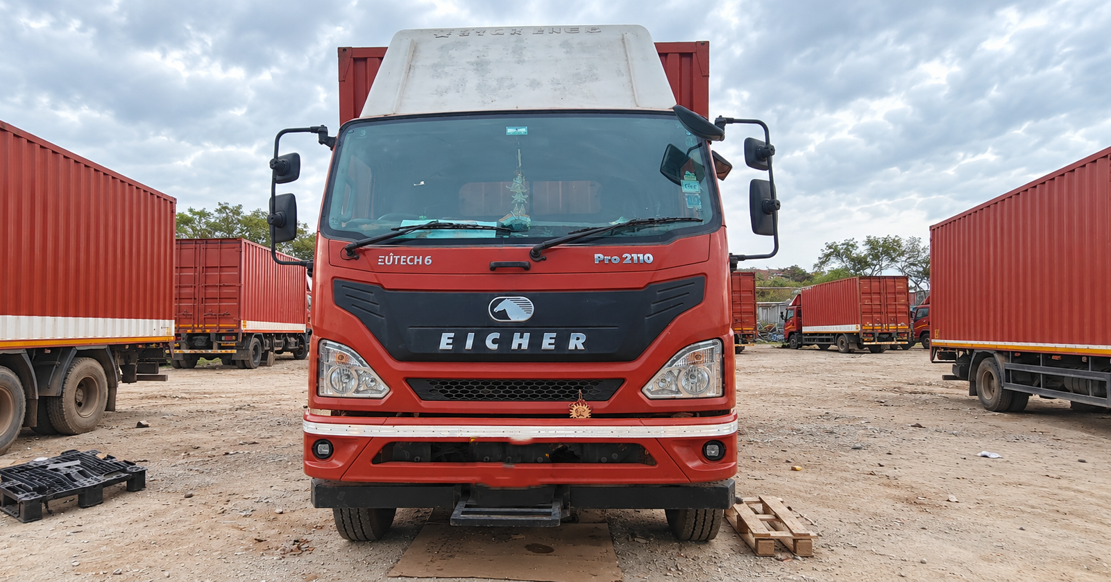 Eicher Pro 2110 6S truck exterior